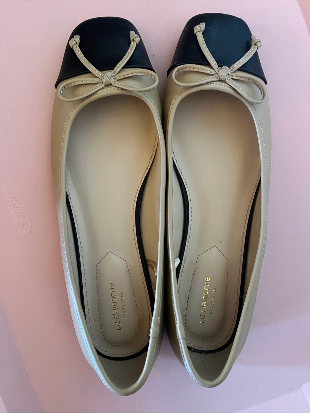 EUC: Liz Claiborne Beige and Black Bow Toe Ballet Flats